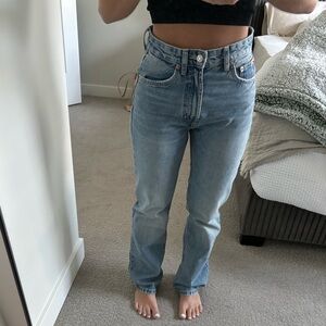 Zara high-rise straight jeans Size 4 NWOT